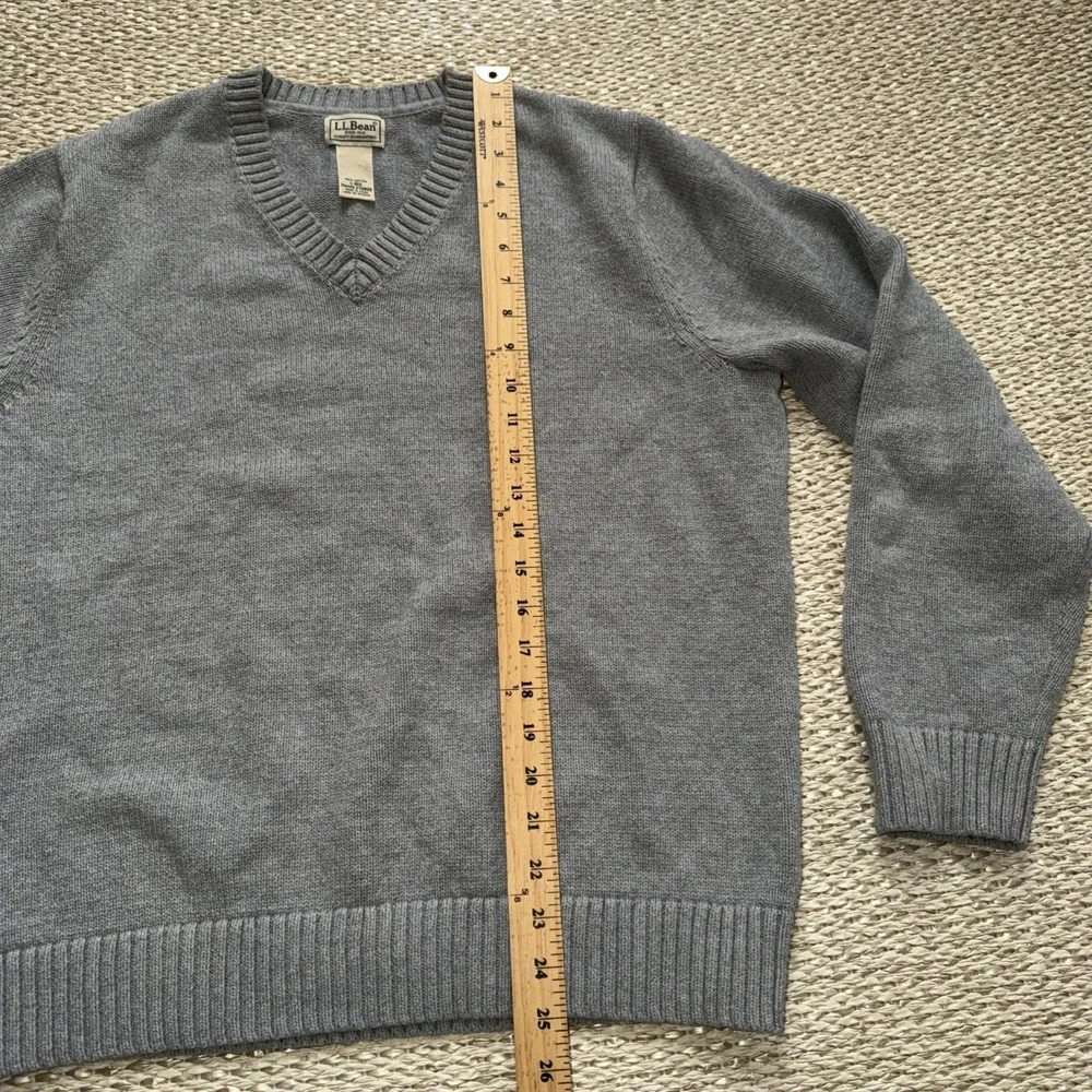 Men's‎ Vintage L L Bean Cotton Gray V Neck Pullover Sweater . Cable Knit. Large